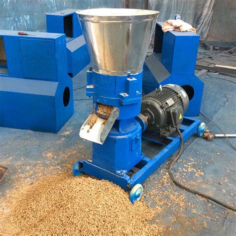 The ring die pellet mill is specially designed for stress-free and smooth transmission of the main shaft, long service life of the shaft, and low noise. . Feed pellet machine for sale